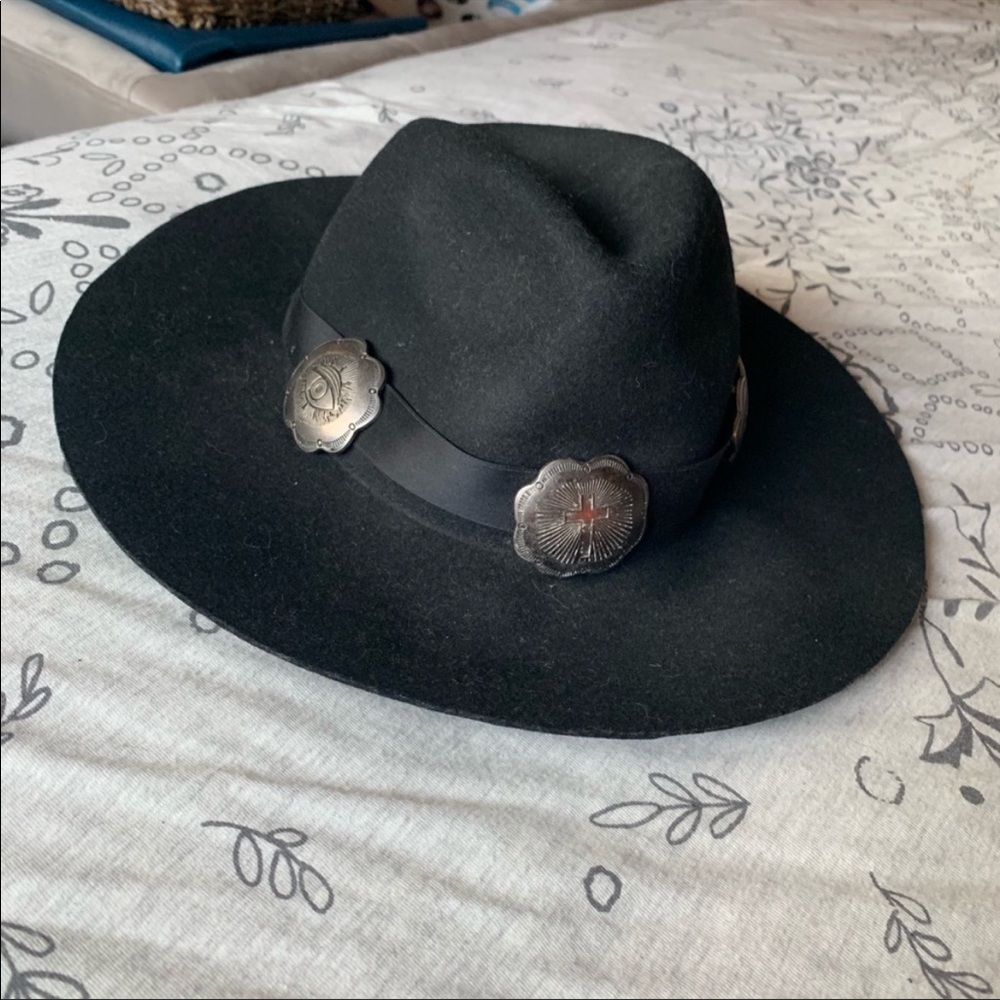 UNIF Concho hat (Witchy Vibes✨)